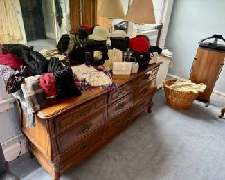 French Provincial Dresser, Vintage Bags, Accessories