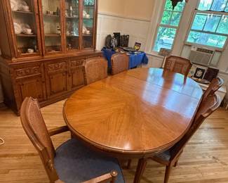 OvalDining Table, Hutch