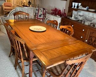Gorgeous Antique Dining Room set with built in leaves and 6 Cane Chairs