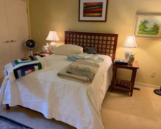 Queen size bed and mattress 