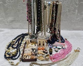 Lot of Vintage Jewelry