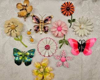 Lot of Enamel Butterflies and Flowers Brooches