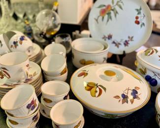 Evesham Dinnerware and Serving Pieces
