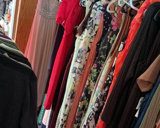 Sleeveless, short-sleeved & long sleeved dresses all sizes