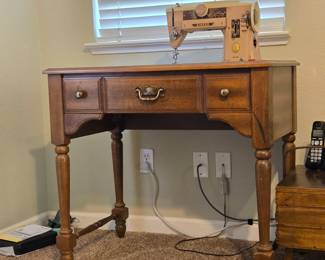 Vintage Singer 401A Slant-O-Matic Sewing Machine in Wood Cabinet