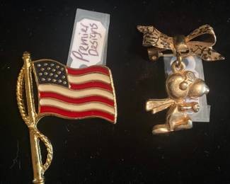 Flag pin-Premier Designs & Snoopy pin by United Features