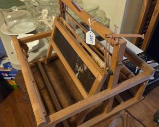 Miniature loom