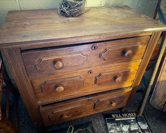 Old Dresser