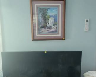 Sharp tv, beach picture