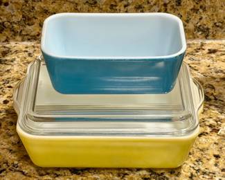 (2) Pyrex Refrigerator Dishes