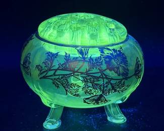 vintage Viking Glass footed "Flowerlite" rose bowl featuring a 22k gold floral overlay and matching