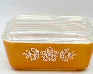 vintage Pyrex Butterfly Gold #0502 refrigerator dish with its original ribbed clear lid.