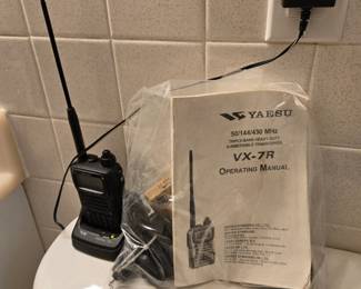 YAESU Submersible Amateur Radio Transceiver VX-7R