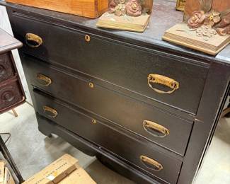 Dresser