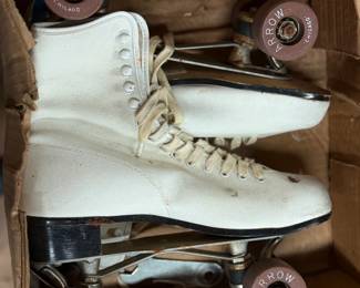 Arrow Roller Skates
