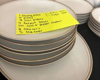 beautiful dinnerware set