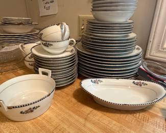 Collectable dish set