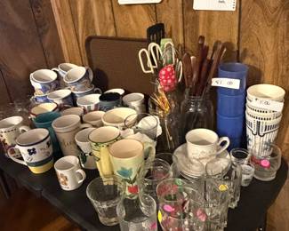 Kitchen glasses and cups