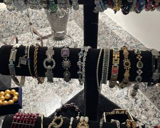 Costume jewelry 