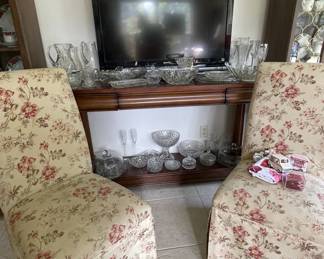 Or Parsons chairs, console table, TV