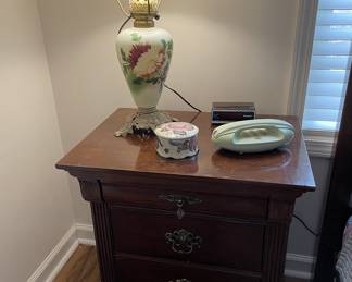 Bedside cabinet