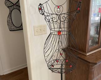 Wire dress form