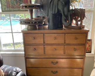 Maple chest of drawers