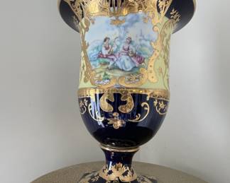 Large porcelain urn