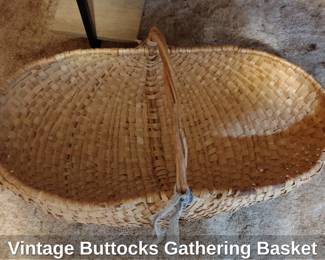 Vintage Buttocks Gathering Basket