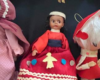 Vintage Native American Carlson Souvenir Doll