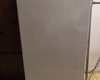 Midea Upright Freezer