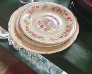 Syracuse China Old Ivory Dinnerware Set fourth image