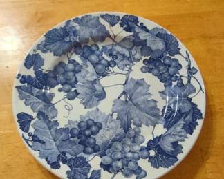 Windsor  Browne Grapevine Pattern Plate