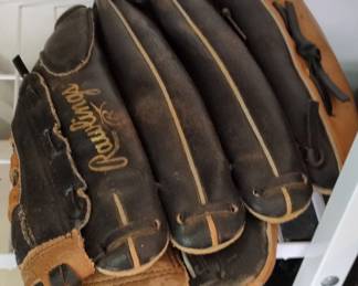 Rawlings Fastback Model Baseball Glove