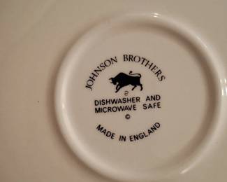 Johnson Brothers Willow Pattern Plates third image