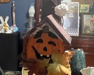 Primitive Give Thanks Crow and Pumpkin Decor