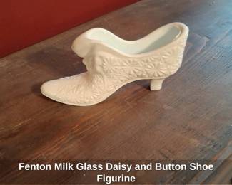 Fenton Milk Glass Daisy and Button Shoe Figurine third image