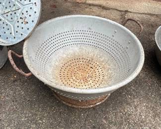 WearEver No. Large Aluminum Colander or Steamer Basket