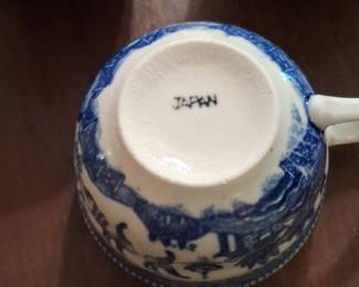 Blue Willow Pattern Teacups second image
