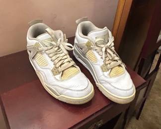 Air Jordan Pure Money third image