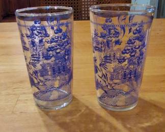 Blue Willow Pattern Tumblers Set of 