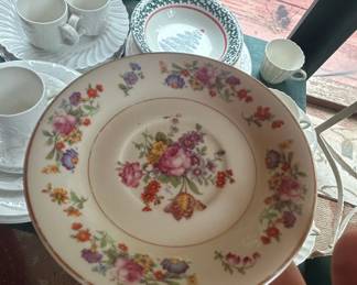 Syracuse China Old Ivory Dinnerware Set