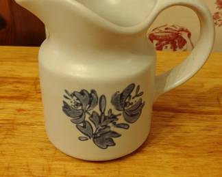 Pfaltzgraff Yorktowne Ceramic Pitcher and Mug Set