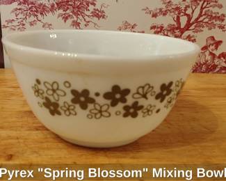 Pyrex Spring Blossom Mixing Bowl