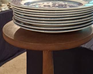 Churchill Willow Pattern Dinner Plates Set of  second image