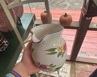Lilien Porzellan Handgemalt Inglasur Floral Pitcher second image