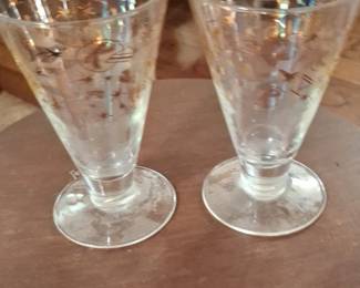 Vintage Princess House Heritage Pilsner Glasses with Gold Starburst Pattern