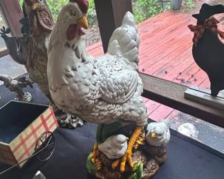 Vintage Mark Roberts Hen and Chicks Figurine