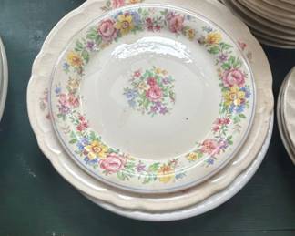 Syracuse China Old Ivory Dinnerware Set second image