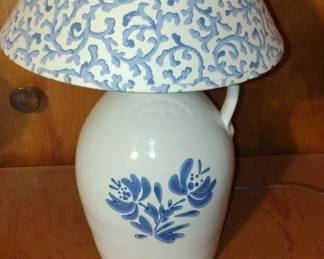Pfaltzgraff Yorktowne Yorktowne Jug Lamp with Floral Shade